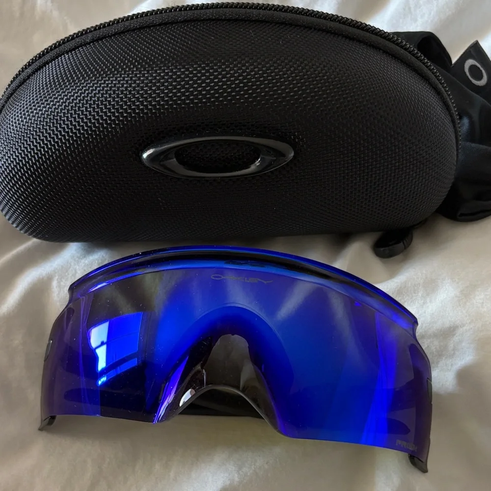 Oakley Kato Vibrant Blue/purplish Goggles with Black Case
